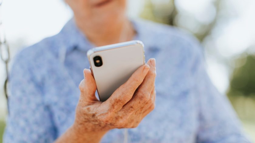 Les avantages des téléphones mobiles spécialement conçus pour les seniors